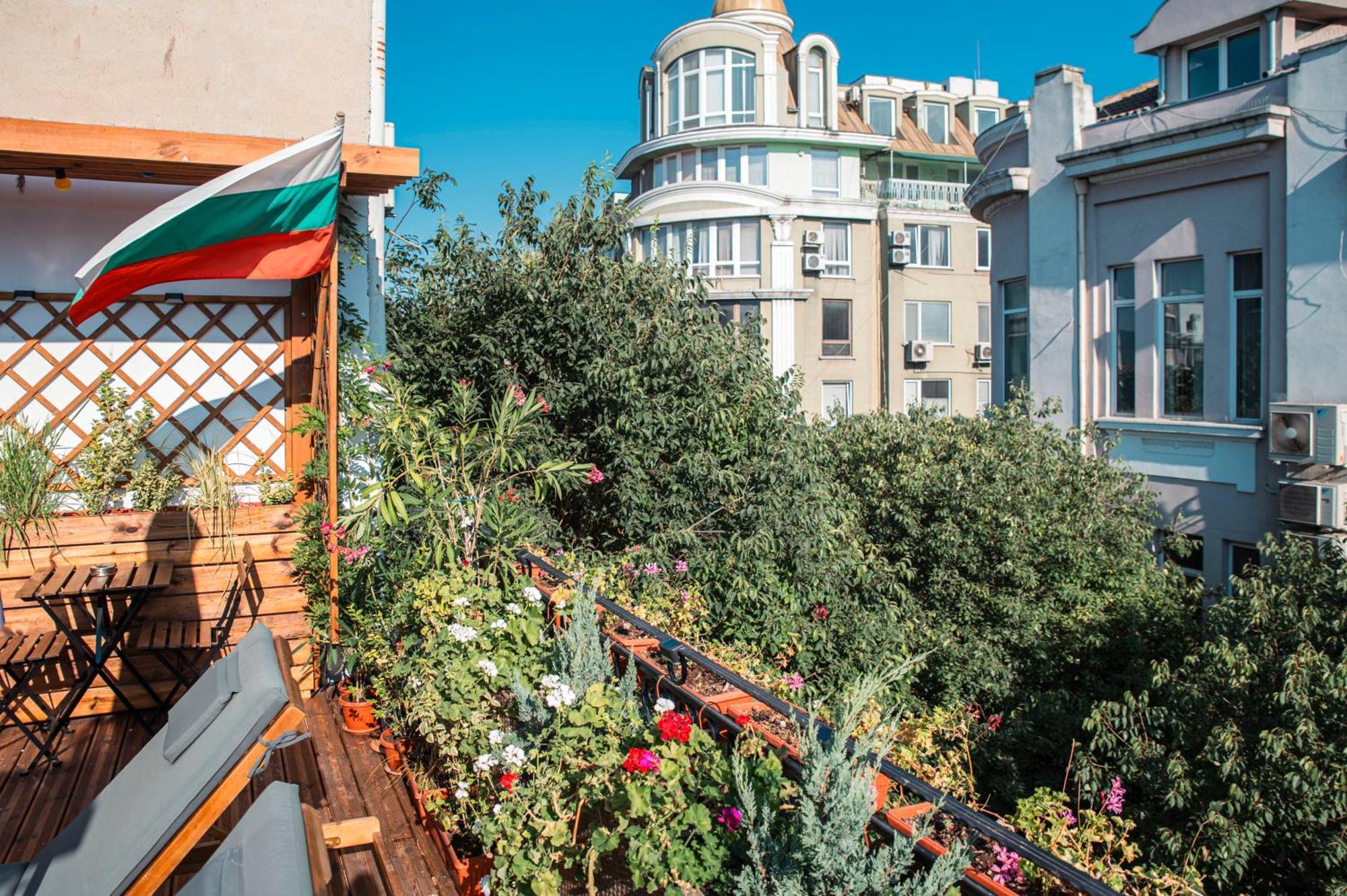 Three Dolphins Hotel With Rooftop Terracе ヴァルナ エクステリア 写真